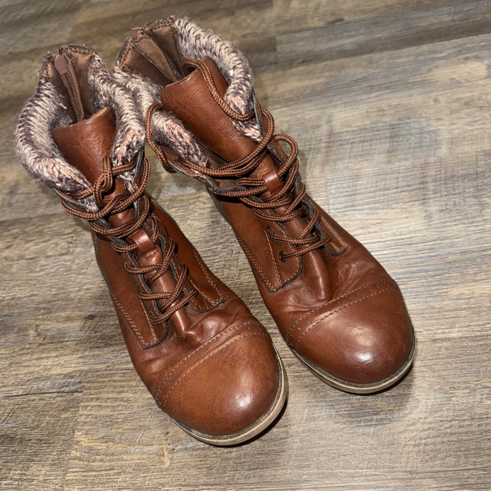 Mudd Tyrese Womens 8.5 Cognac Brown Lace Up Ankle Combat Boots Back Zip Moto